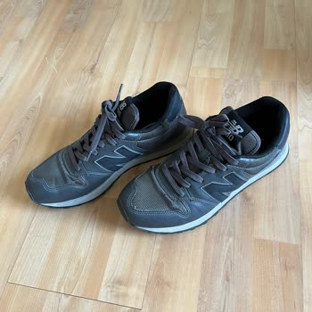 2 Haftada Dağılan New Balance Ayakkabı