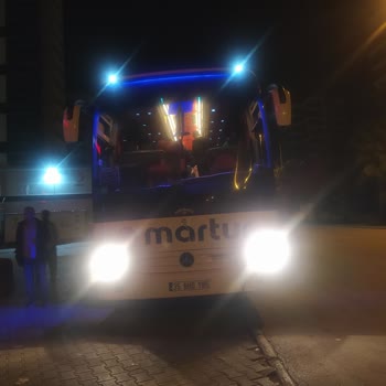 Martur Turizm "35 Bhd 185" Otogar Ücreti Vermemek İçin Müşterileri Yolda Bıraktı.