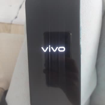 Vivo Y 70 Telefon Kapanıyor