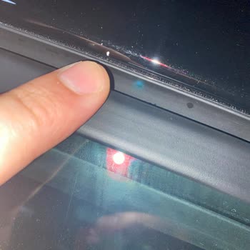 Opel Corsa Siyah Tavan Boya Atması