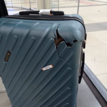 SunExpress Hava Yolları Valizi Hasarlı Olarak Verdiler