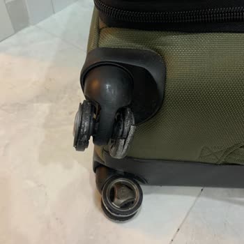 Pegasus Havayolları Samsonite Valiz Tekerleğini Kırdı