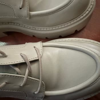 Prev Derisi Kırık Ayakkabı Gönderiyor