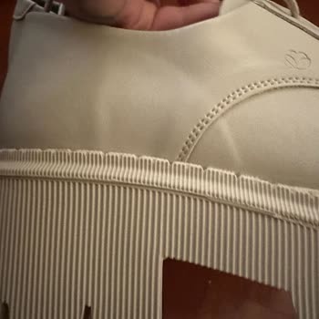 Prev Derisi Kırık Ayakkabı Gönderiyor