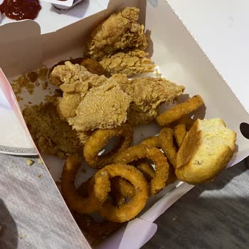 Popeyes Bayat Çok Bayat Yemek Gönderdi