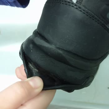 Ayakcenter Lescon Explore Siyah Erkek Trekking Ayakkabı-Taban-Üretim Hatası