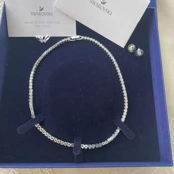 Swarovski Offers Faulty Necklace, Unreasonable Replacement Cost, Uninformed Staff