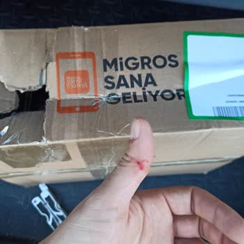 Migros Sanal Marketten Cam Kırıkları Dolu Paket Geldi