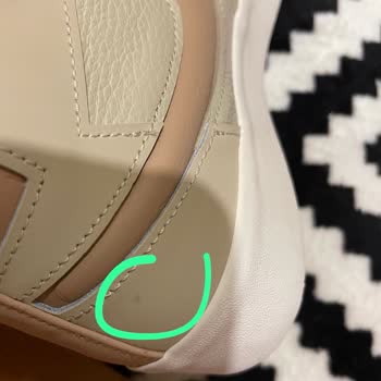 Koray Spor Ürünleri Yapıştırıcı İzleri Defolar