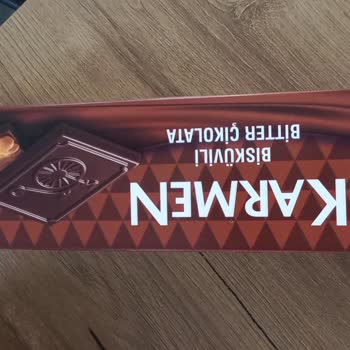 Elvan Gıda Karmen Bitter Çikolatalı Bisküviden Çıkan Kıl
