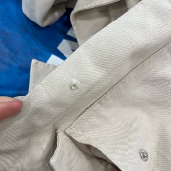 Mavi Gömleğimin Çıtçıtlı Yeri Eksik