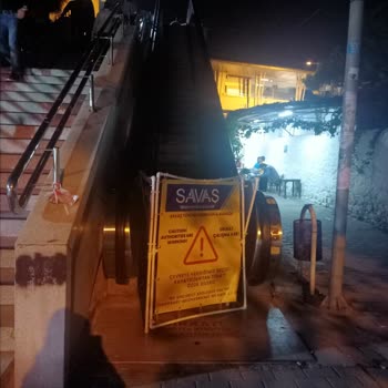 İzban Yürüyen Merdiven Çalışmıyor