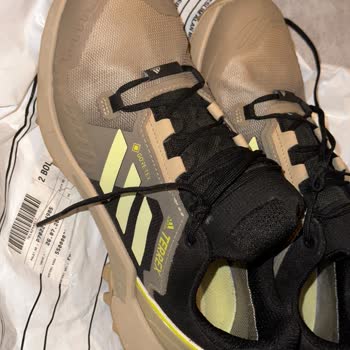 adidas 5 Kez Giyilmeden Ayak İçinden Kaplaması Çatlayan Kaliteli Terrex.!