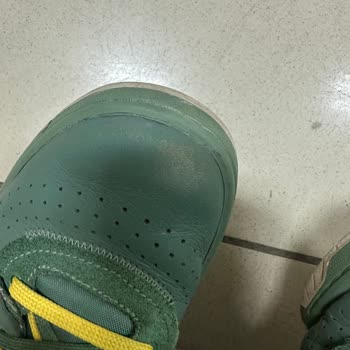 Lacoste Renk Atması Çatlamalar