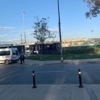 Fatih Belediyesi Balat Tramvay İstasyonu Önündeki Yaya Geçidi Eksikliği