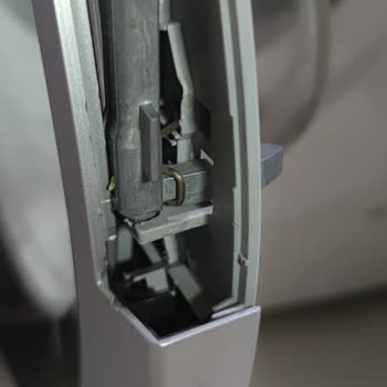 Ankara Servis Merkezi Kapaktaki Tırnağı Değişmiyor Tel İle Bağlıyor