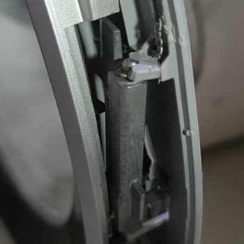 Ankara Servis Merkezi Kapaktaki Tırnağı Değişmiyor Tel İle Bağlıyor