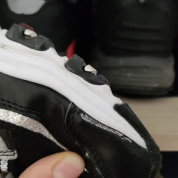 Vivenshoes 1 Ay Dolmadan Yırtılan Ayakkabı!