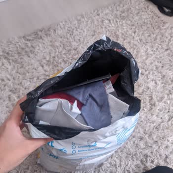 PTT Kargo Paketleme Yırtılmış Ve Kargo Personelinin Tavrı