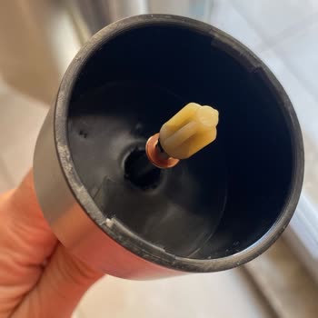 Arzum Sattığı Yedek Parçasının Arkasında Durmuyor