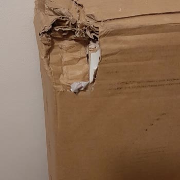 IKEA Hasarlı Ürün Göndermesine Rağmen Değişim Talebini Karşılamıyor.