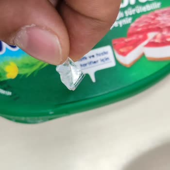Migros Kiri Marka Labne İçinden Cam Parçası Çıktı
