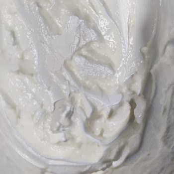 Migros Kiri Marka Labne İçinden Cam Parçası Çıktı