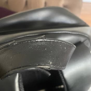 Tommy Hilfiger Ürününün Arkasında Durmuyor.