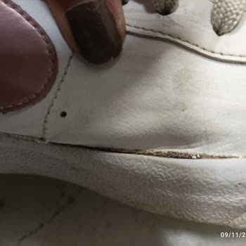 Nike Ayakkabımın Kenarları Açıldı