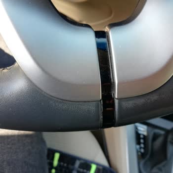 Brand-New Hyundai Elantra 2020 Shows Signs of Wear on the Steering Wheel