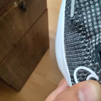 Nike кроссовки отклеилась подошва
