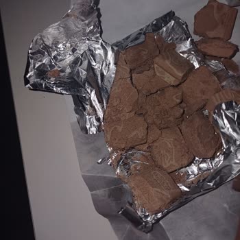 Torku Bozuk Ve Küflü Çikolatalar