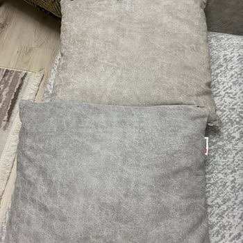 Kelebek Mobilya Kumaş Değişiminde Kırlentlerin Rengi Farklı Geldi