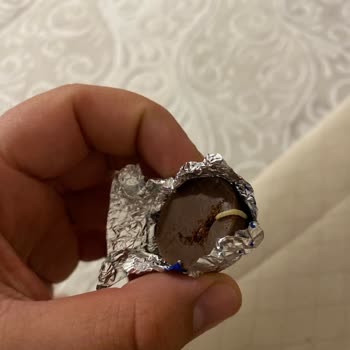 Ülker Markalı Çikolatada Kurt Bulunması