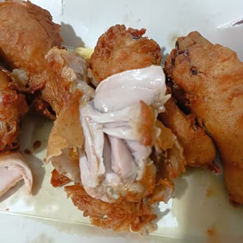 KFC But İçin Oyaladıktan Sonra Pişmemiş Butları Sattılar