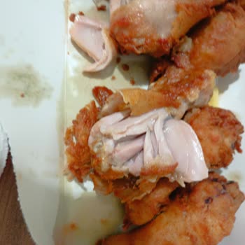 KFC But İçin Oyaladıktan Sonra Pişmemiş Butları Sattılar