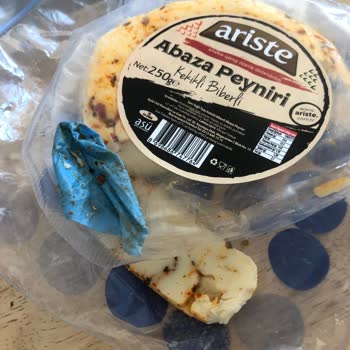 Ariste Peynir Hijyen Skandalı: Eldiven Parçası Şoku