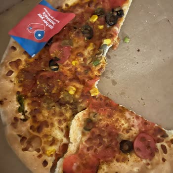 Domino's Pizza Bol Malzemos Ta Malzeme Yok!