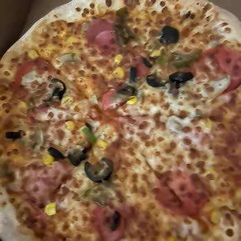 Domino's Pizza Bol Malzemos Ta Malzeme Yok!