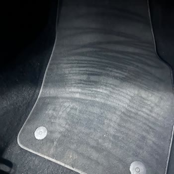 Avek Otomotiv Servis Ümraniye'de Aracımın Paspasları Mahvolmuş