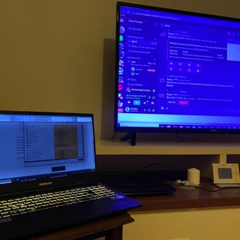 Monster A5 Ekranda Çizgilenme Ve Çizginin Altındaki Ekranın Donması