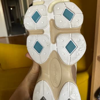 Vega Spor Ayakkabıyı İade Almıyorlar.