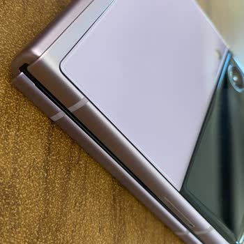 Samsung Z Flip 3 Cihazım Onarımdan Sonra Arka Kapağı Sürekli Açılıyor