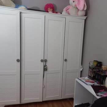 Pierre Cardın Mobilya Ve Genç Bebe Ürünün Arkasında Durmuyor...