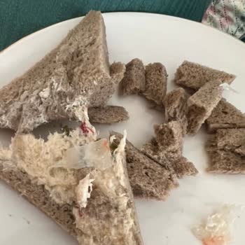 Dardanel Sandviç İçinden Ambalaj Çıktı