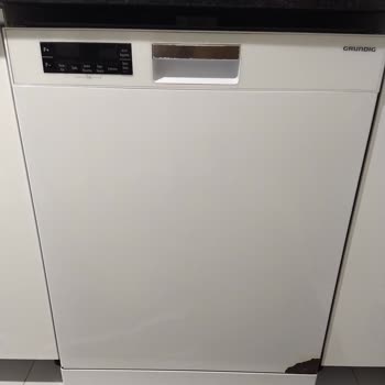Premature Rusting and Peeling Paint on the Grundig GDF 6502 Dishwasher