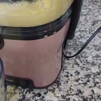 Karaca Züccaciye Karaca Maxvit Meyve Sıkacağının Akıtması Ve Elektrik Kaçağı Olması