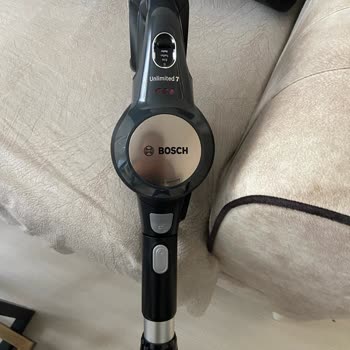 Bosch Unlimited 7 Şarjlı Süpürge Kapatınca Çektiklerini Geri Bırakıyor