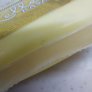 Hasmandıra Marka Kaşarda Paket İçerisinde Kıl Mevcut