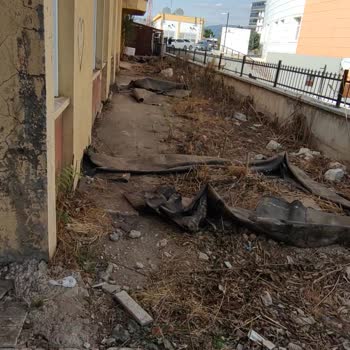 Dinar Belediyesi Otogardaki İlgisizlik Sorunu
